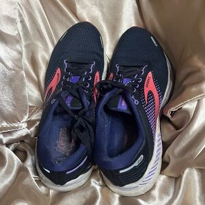 Brooks Women's Black and Purple Athletic Shoes
